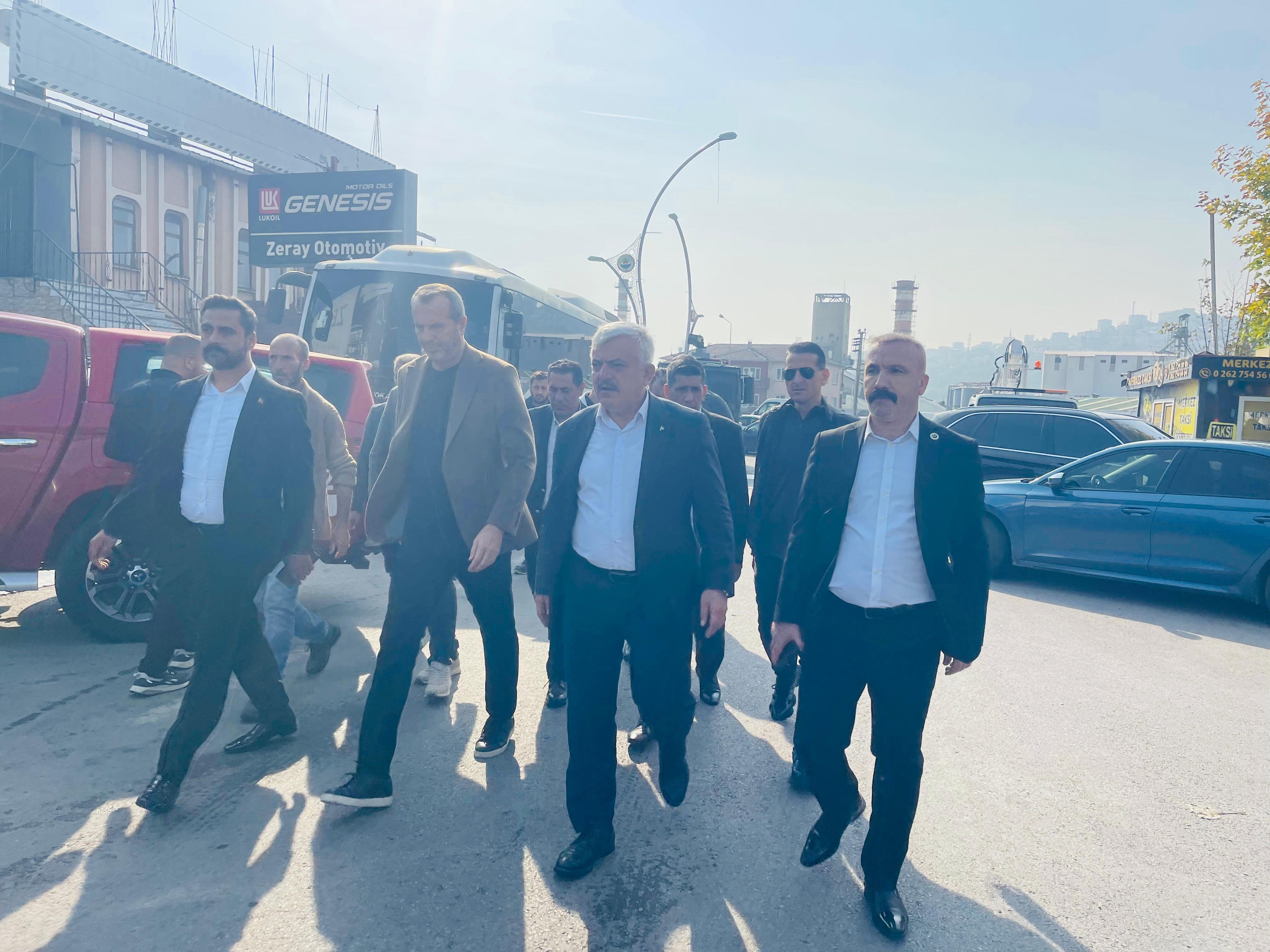 Yangın Bölgesinde İncelemelerde Bulundu (2)