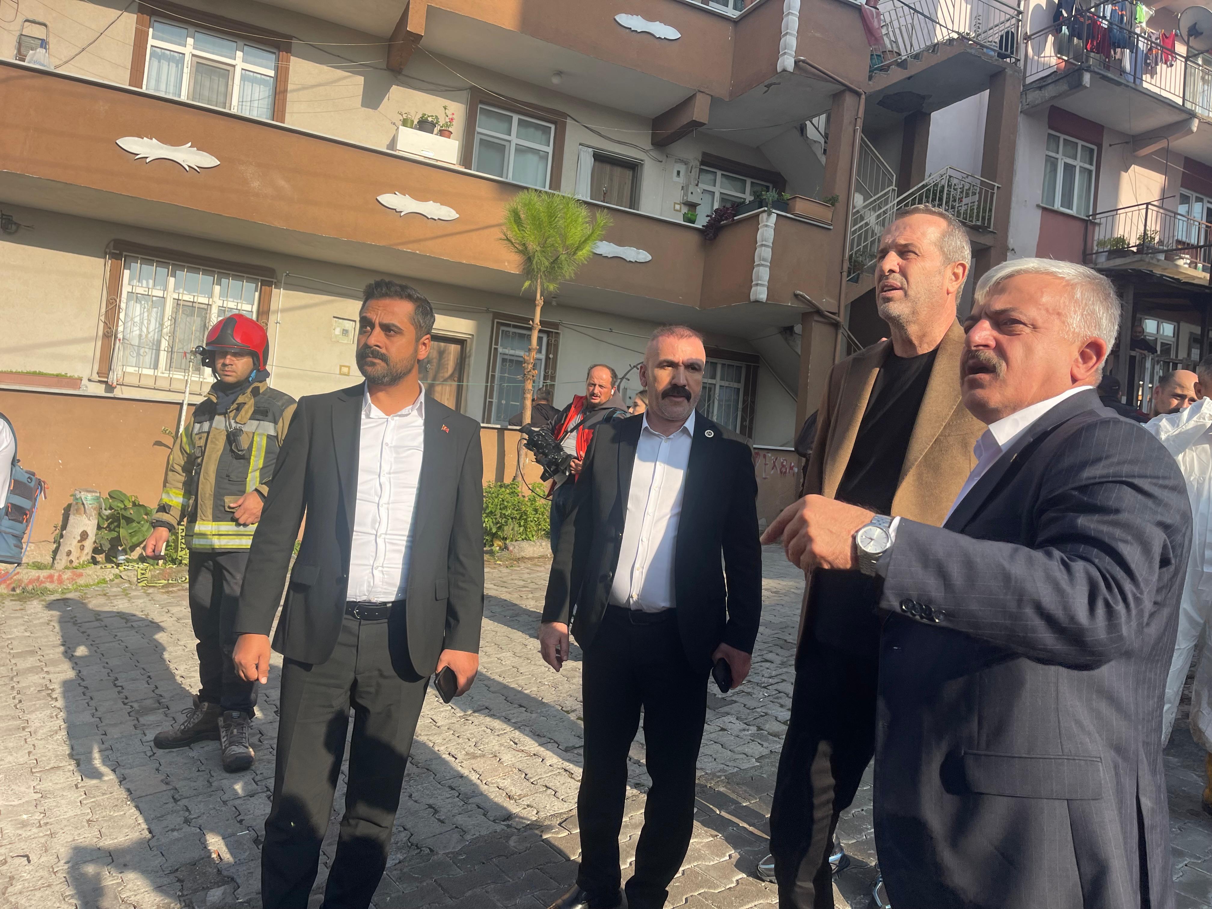 Yangın Bölgesinde İncelemelerde Bulundu (3)