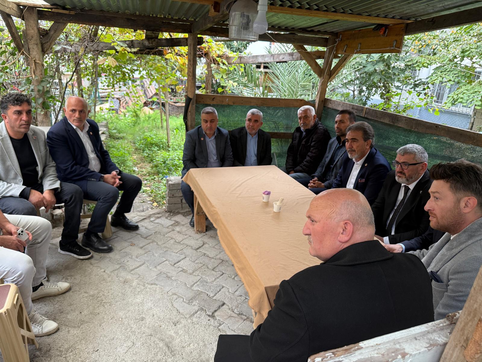 Yangın Faciasında Hayatını Kaybeden Ailelere Anlamlı Ziyaret! (3)