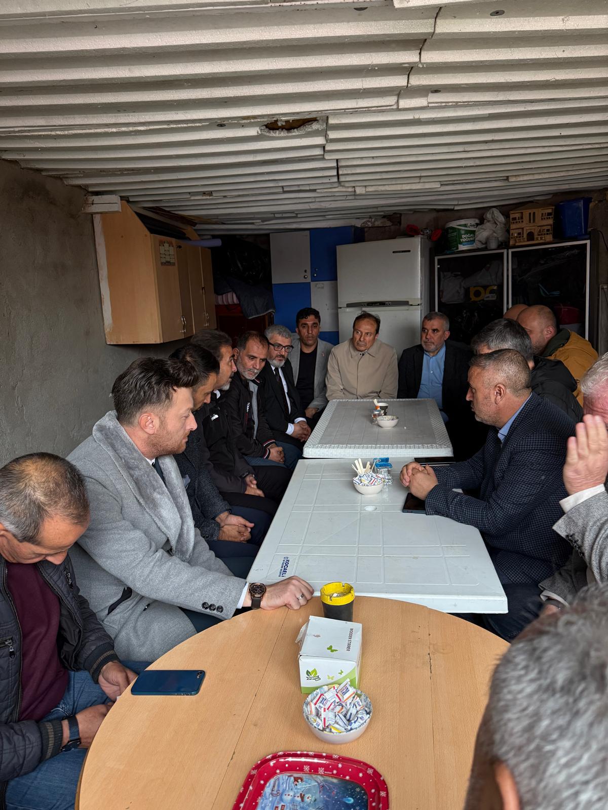 Yangın Faciasında Hayatını Kaybeden Ailelere Anlamlı Ziyaret! (5)