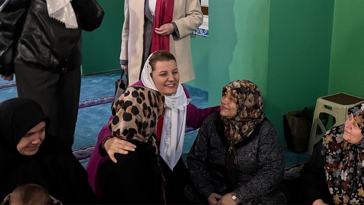 Yeşil Camii’nde Vatandaşlarla Buluştu (1)-1