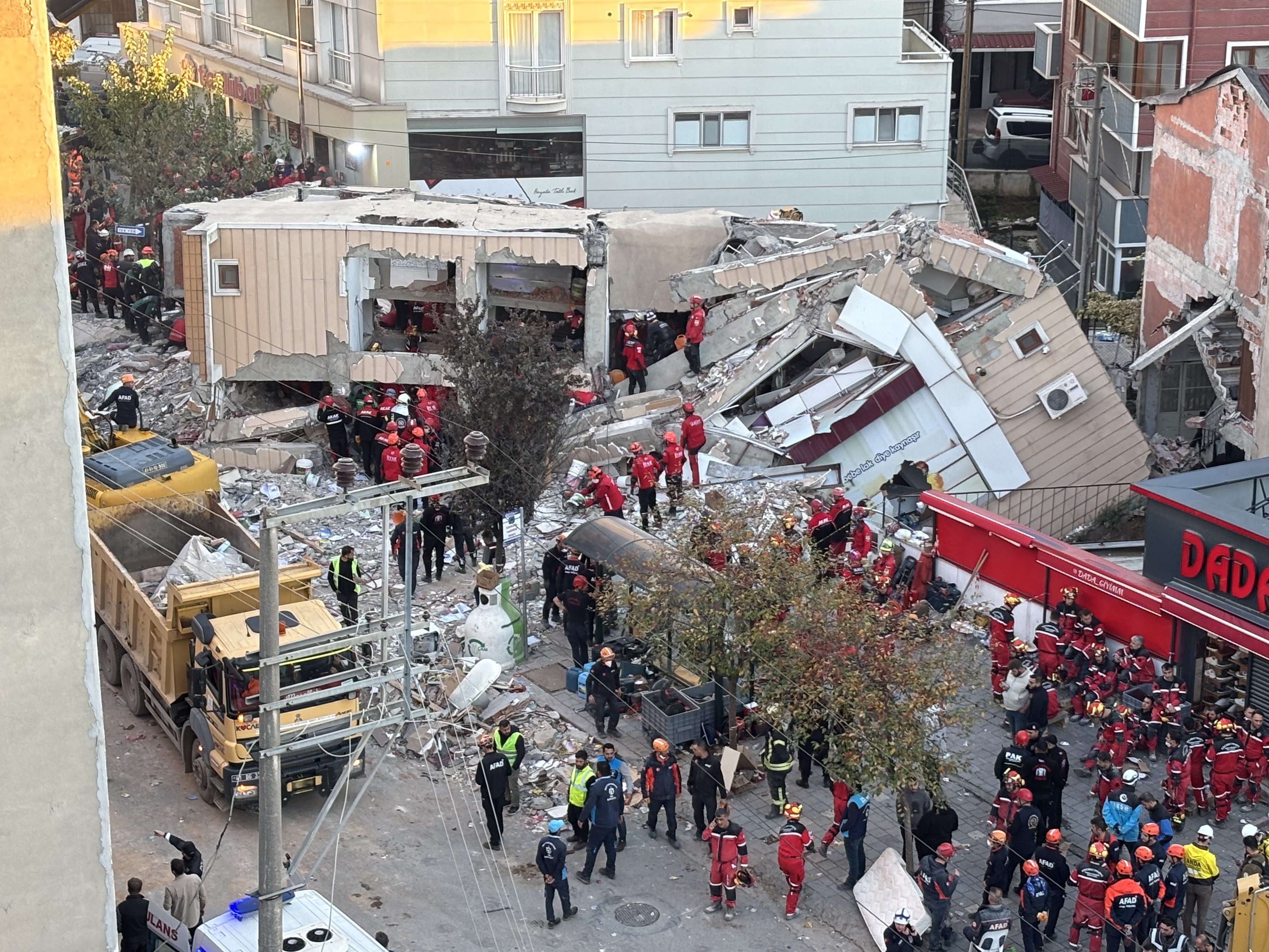 Yıkımın Nedeni Araştırılıyor (5)