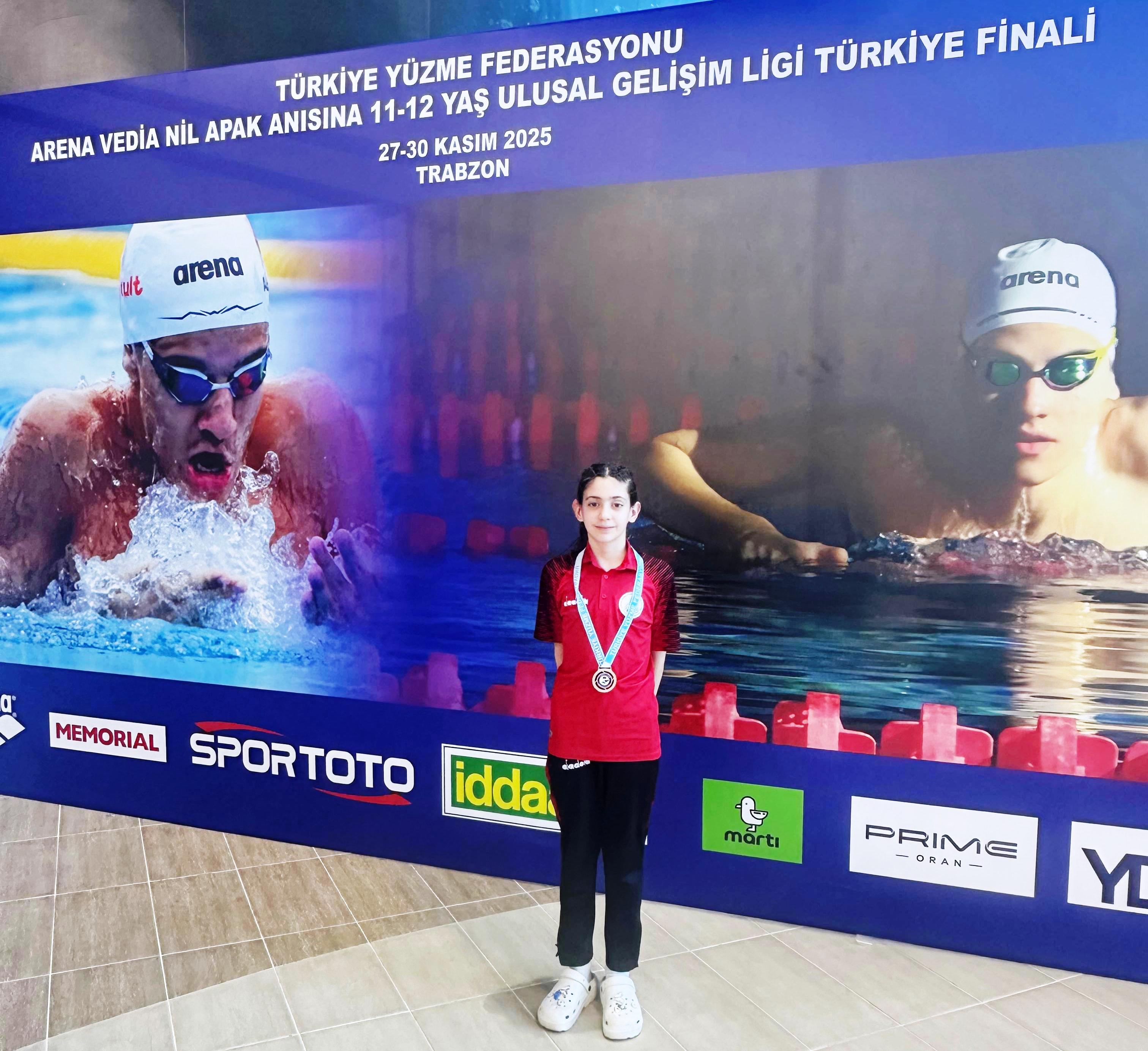 1 Körfezli Yüzücü Dersu Trabzon’dan Madalyayla Döndü