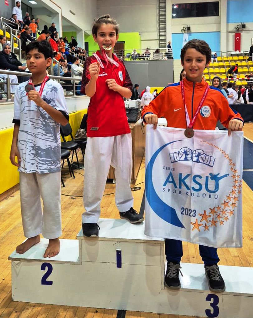 24 Kasim Öğretmenlere Saygi Kocaeli̇ Karate Şampi̇yonasinda Körfez Gb 10