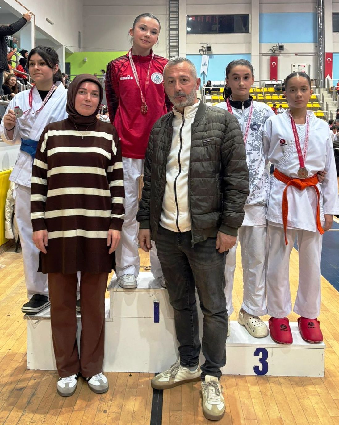 24 Kasim Öğretmenlere Saygi Kocaeli̇ Karate Şampi̇yonasinda Körfez Gb 11