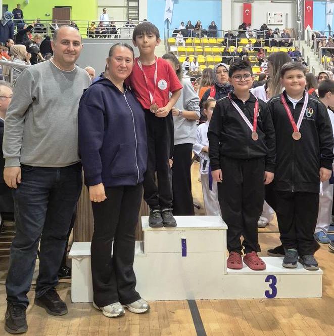 24 Kasim Öğretmenlere Saygi Kocaeli̇ Karate Şampi̇yonasinda Körfez Gb 7