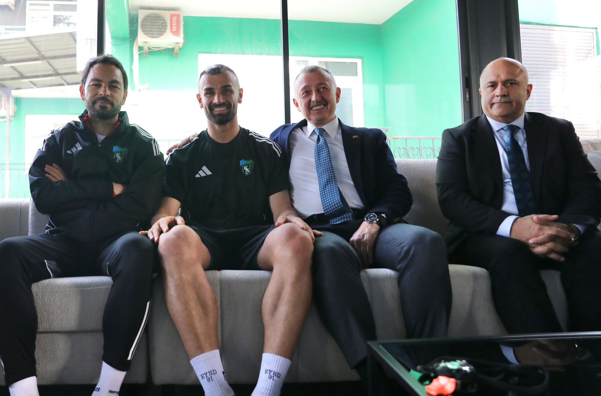 42B0B892 C5D9 418D 8E3B 7105Dba1F343