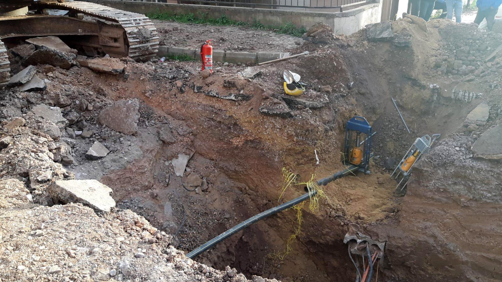 Altyapı Kazısında Doğalgaz Borusu Patladı Körfez’de Mahalle Ayağa Kalktı (4)