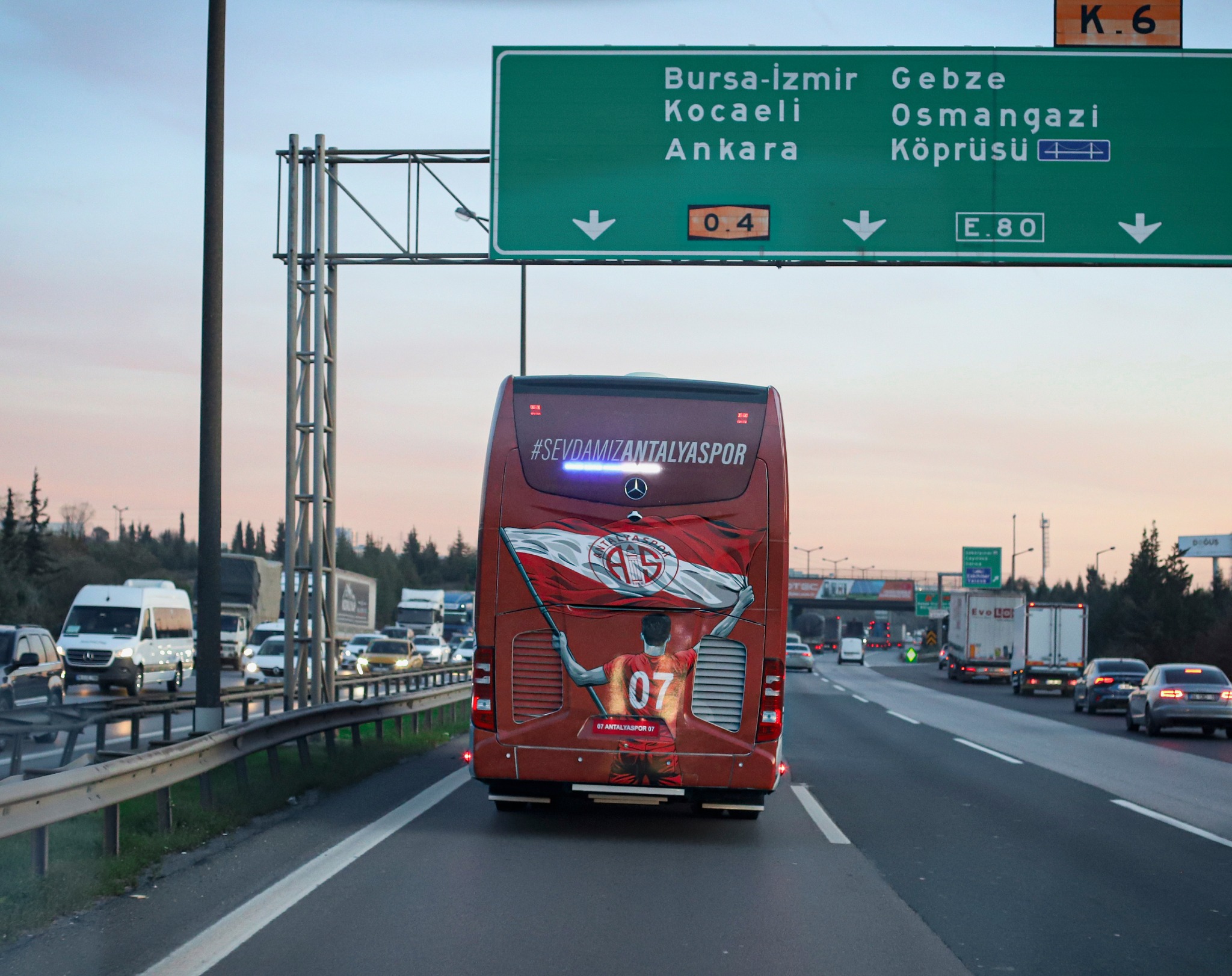 Antalyaspor, Kocaeli Deplasmanı Öncesinde Sosyal Medya Hesabından Yaptığı Samimi Paylaşımla Dikkat Çekti. Karşılaşma Yarın Saat 20.00’De Oynanacak (2)