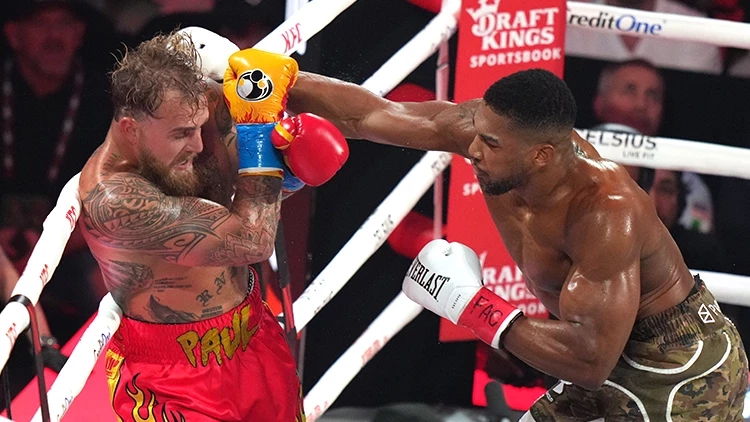 Anthony Joshua, Jake Paul’u 6. Rauntta Nakavt Etti! Boks Gecesi Miami’de Alev Aldı 1