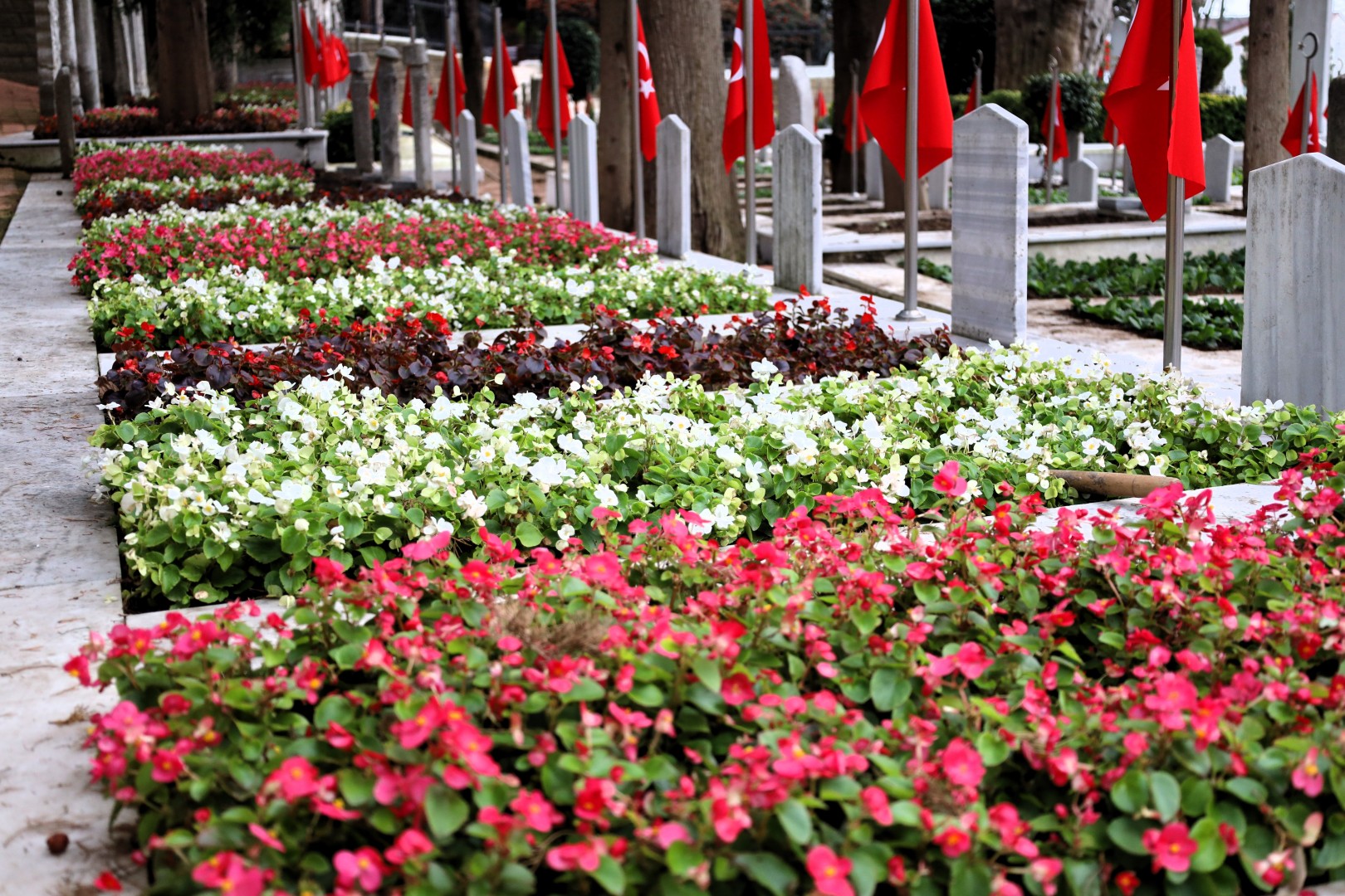 Bağçeşme Şehitliklerinde Çevre Düzenlemesiyle Aziz Hatıralar Yaşatılıyor 2