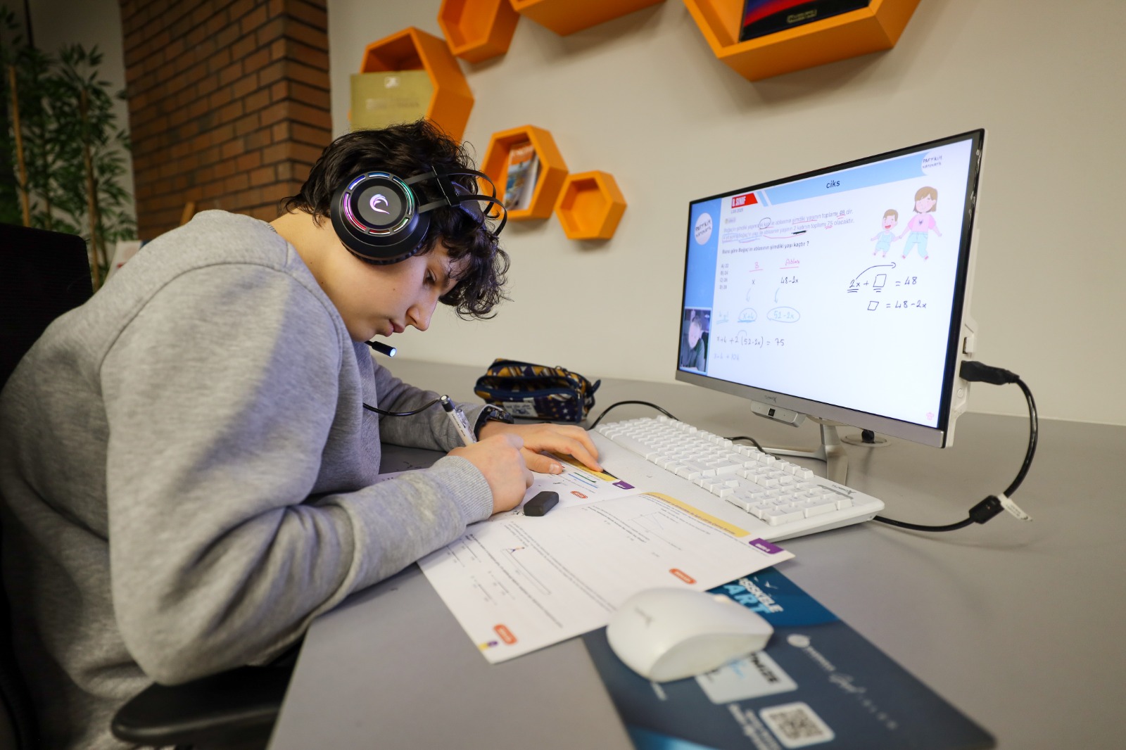 Başiskele’de Gençlere Özel Sessiz Ve Modern Kütüphane Hizmeti 4