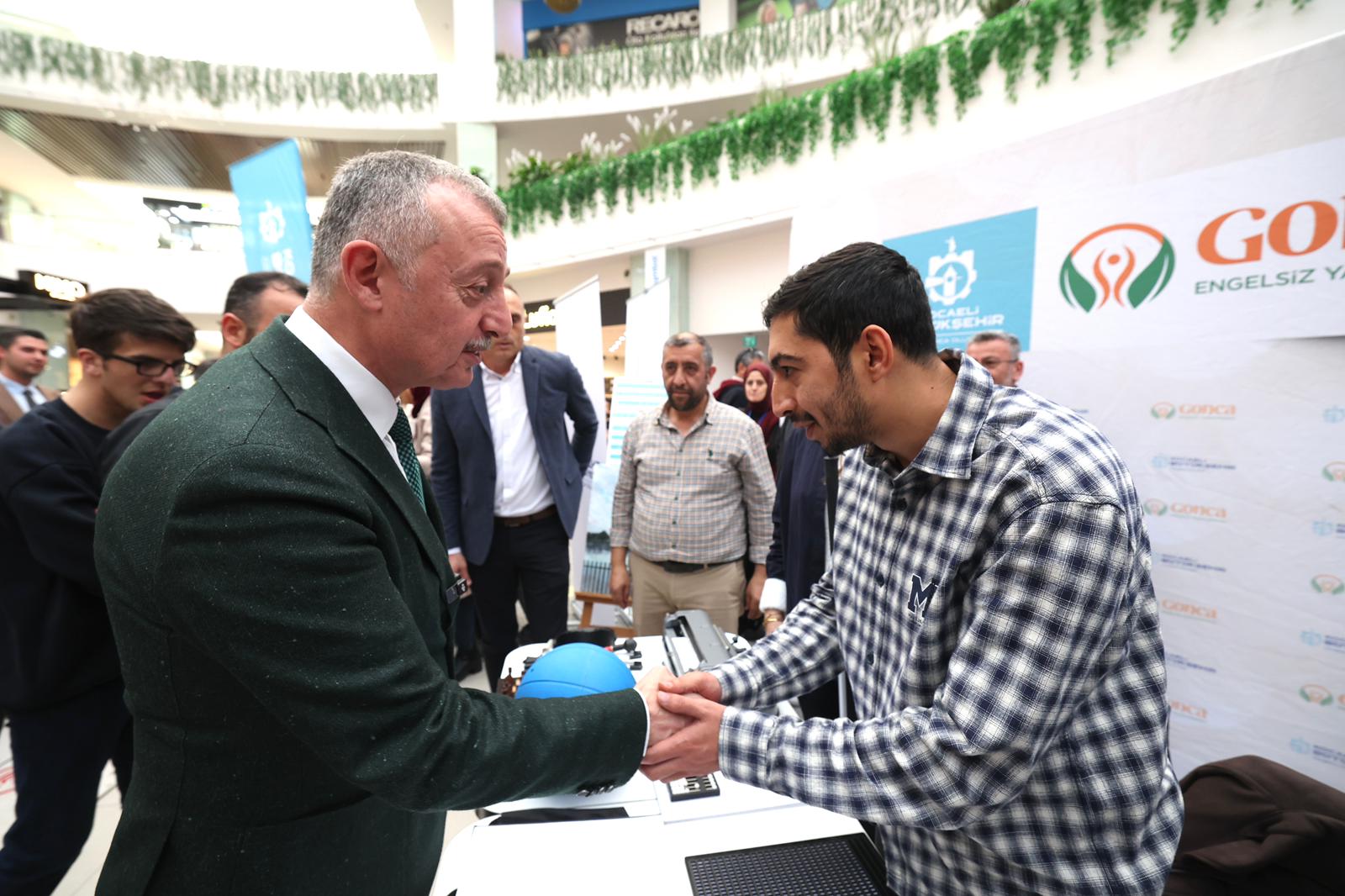 Başkan Büyükakın'dan Gonca'nın Gençlerine Tam Not (12)