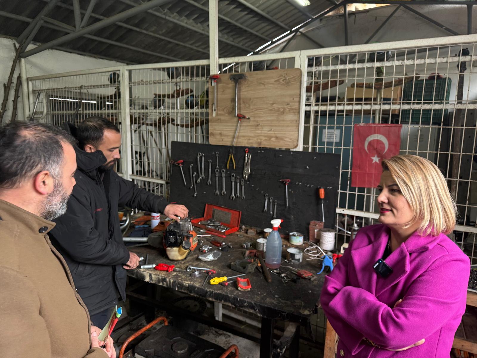 Baskan Hürriyet Park Ve Bahçeler Müdürlügü Santiyesini Inceledi (1)