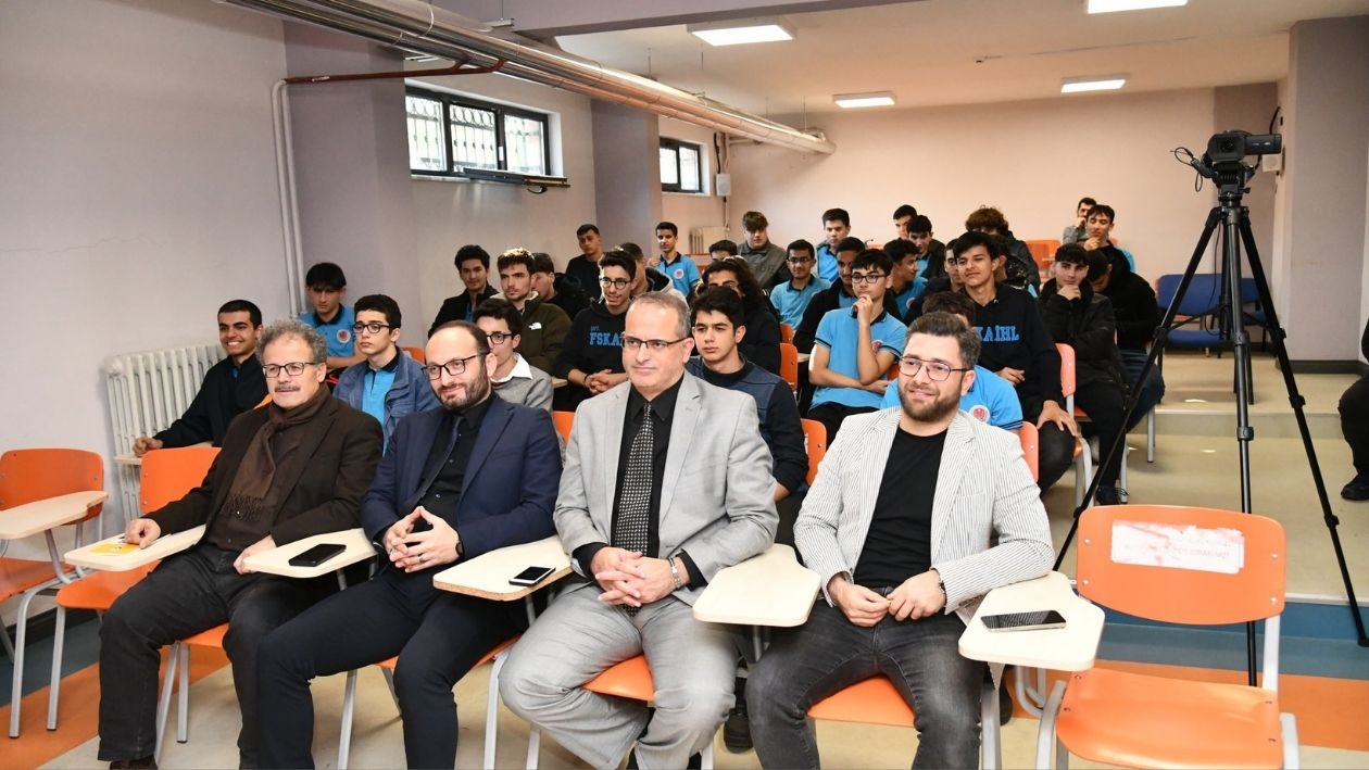 Başkan Özlü, Liseli Gençlerle Buluşmalarını Sürdürüyor