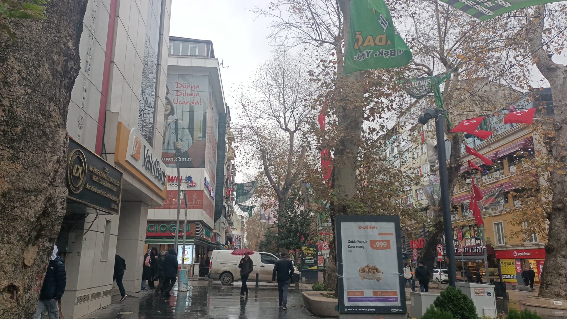 Beklenen Kar Kocaeli’ye Ulaştı! İzmit Merkezde İlk Kar Atıştırdı