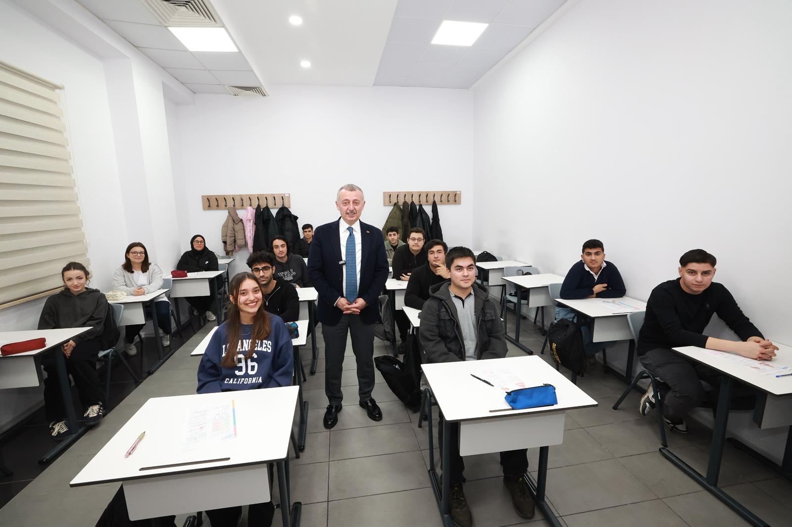 Büyükakın Akademi Liselerde Gençlerimizi Geleceğe Hazırlıyoruz (4)