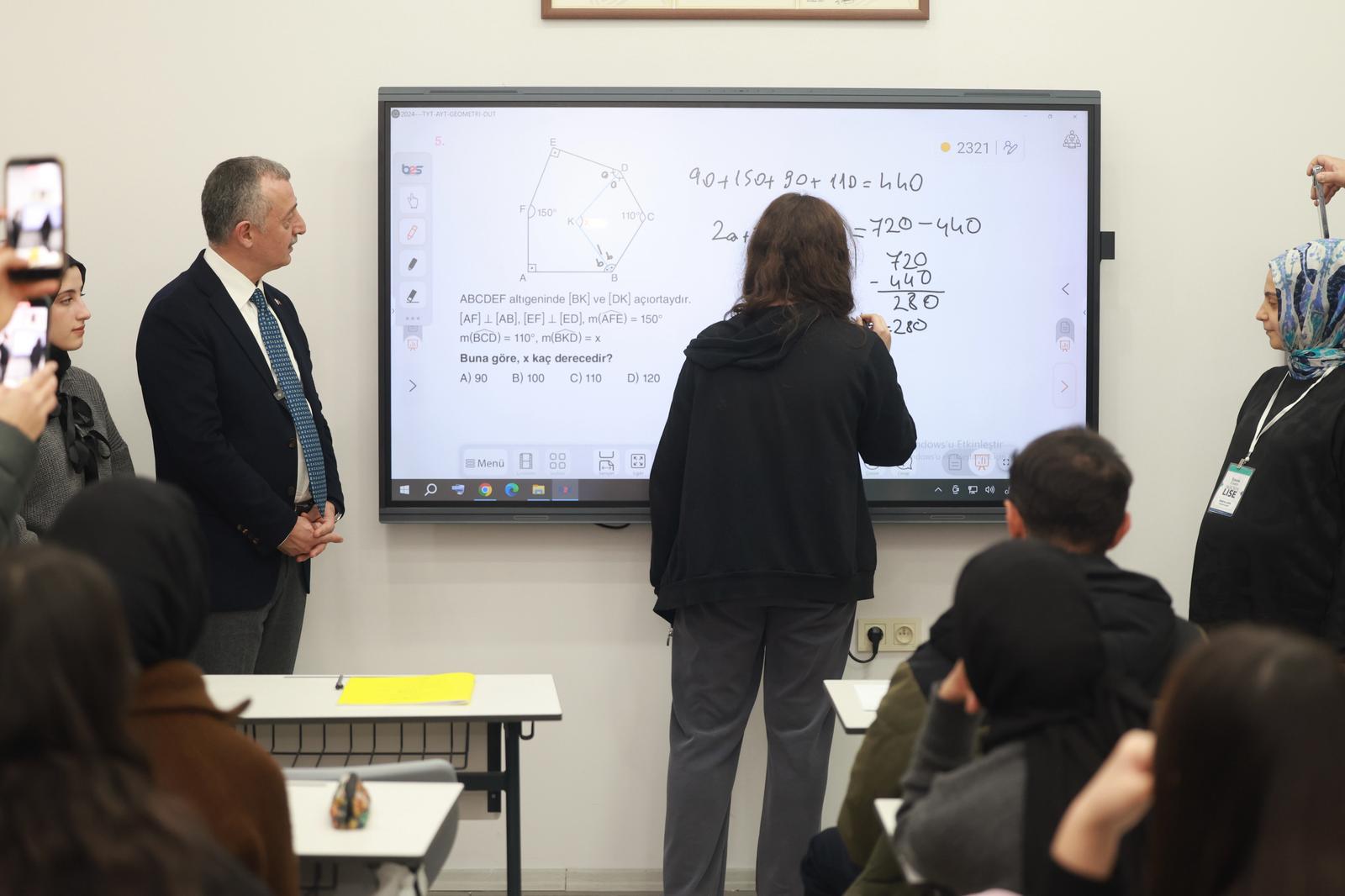 Büyükakın Akademi Liselerde Gençlerimizi Geleceğe Hazırlıyoruz (6)