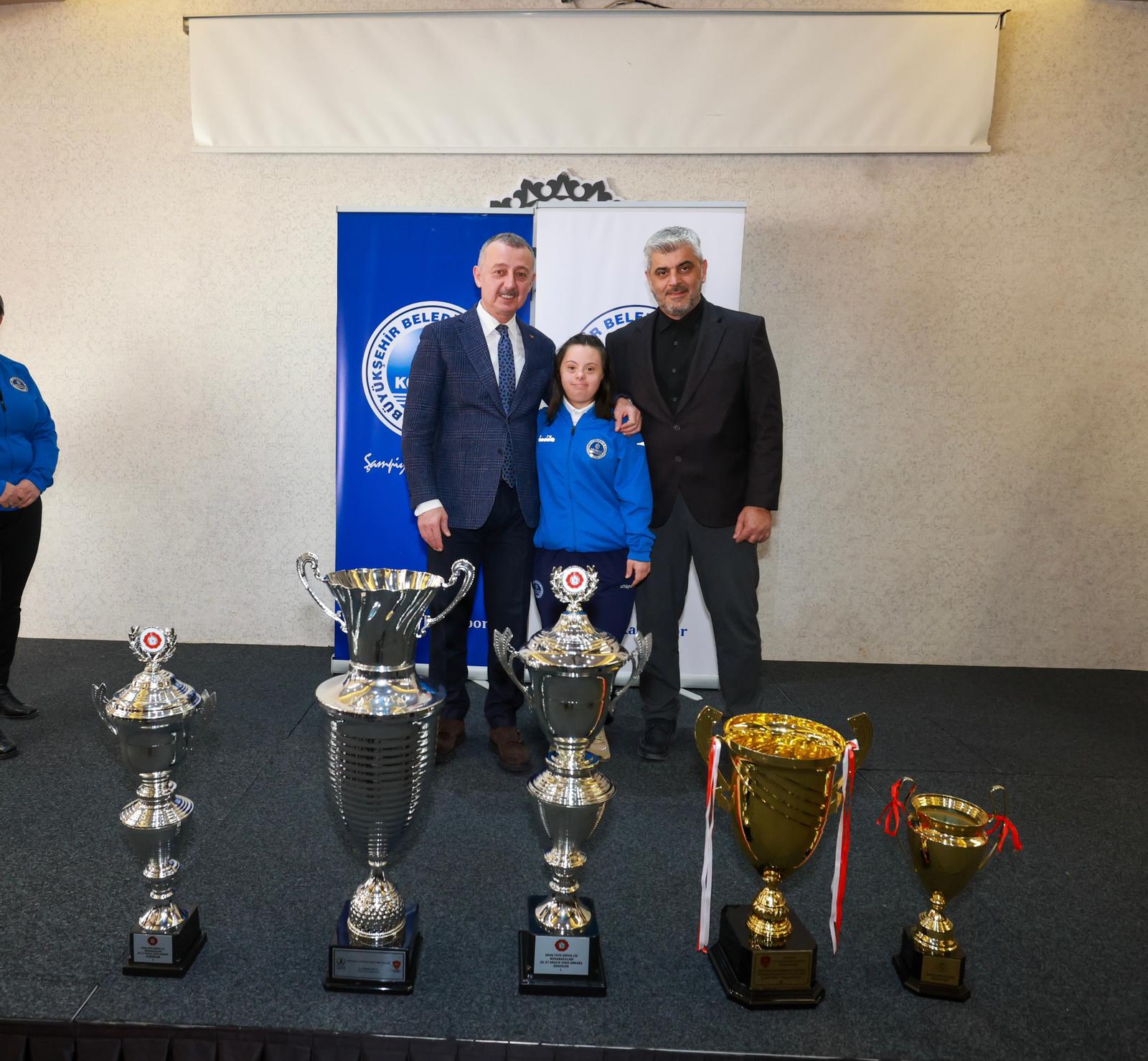 Büyükakın, Kağıtspor'un Başarılı Sporcularını Tebrik Etti (14)