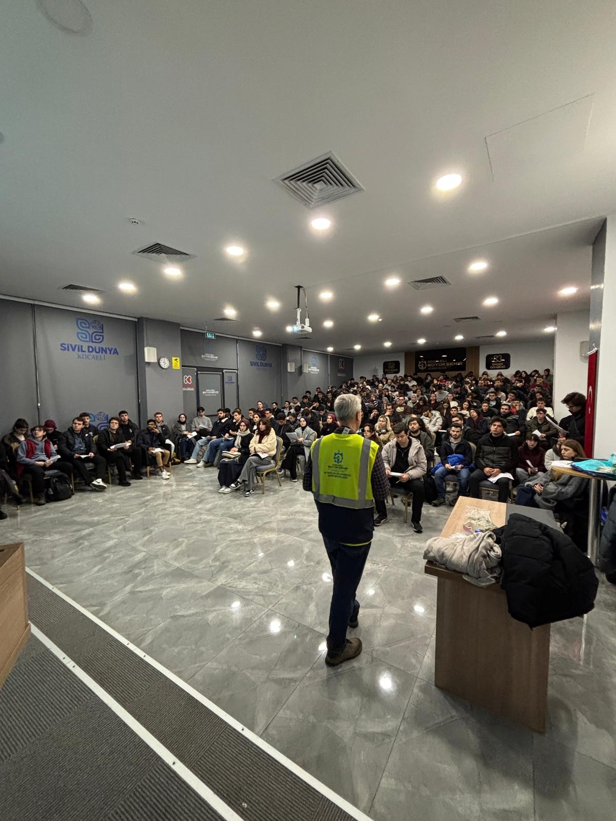 Büyükşehir’den Teknofest Öğrencilerine Güvenli Çalışma Ve İlk Yardım Eğitimi (1)