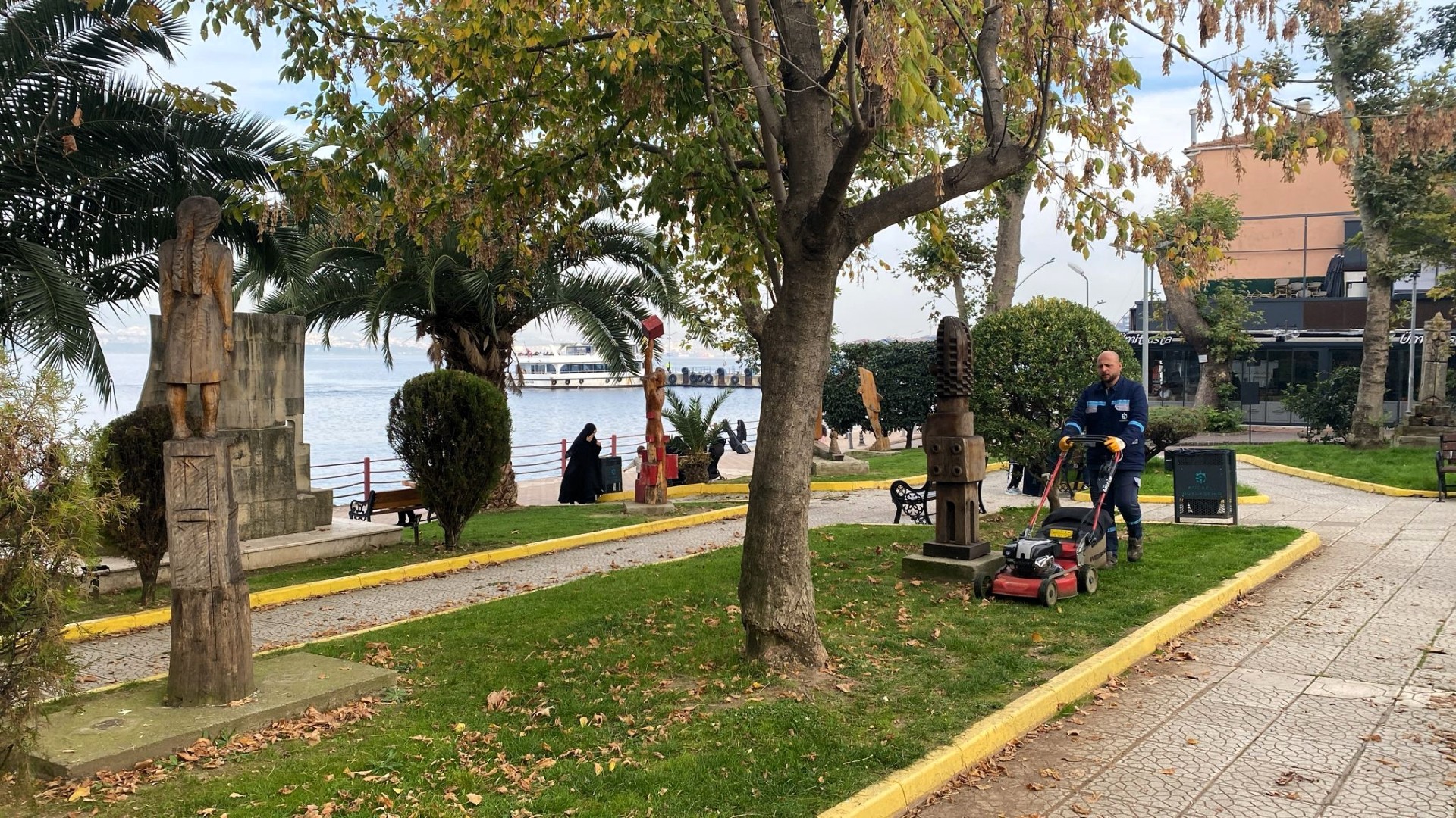 Büyükşehir'den Yeşil Alanlara Özel Bakım (11) (Large)