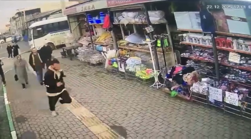 Cadde Ortasında Silahlı Kovalamaca Kurşunlar Arasında Canını Zor Kurtardı-1