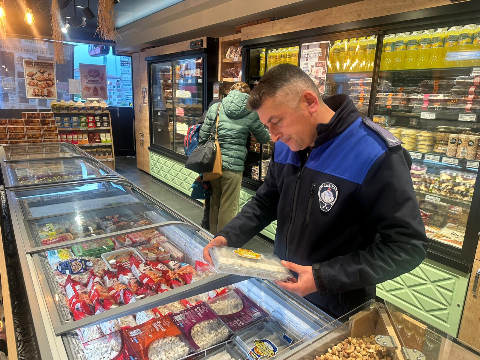 Darıca’da Güvenli Yılbaşı Alışverişi Için Denetimler Sürüyor (1)