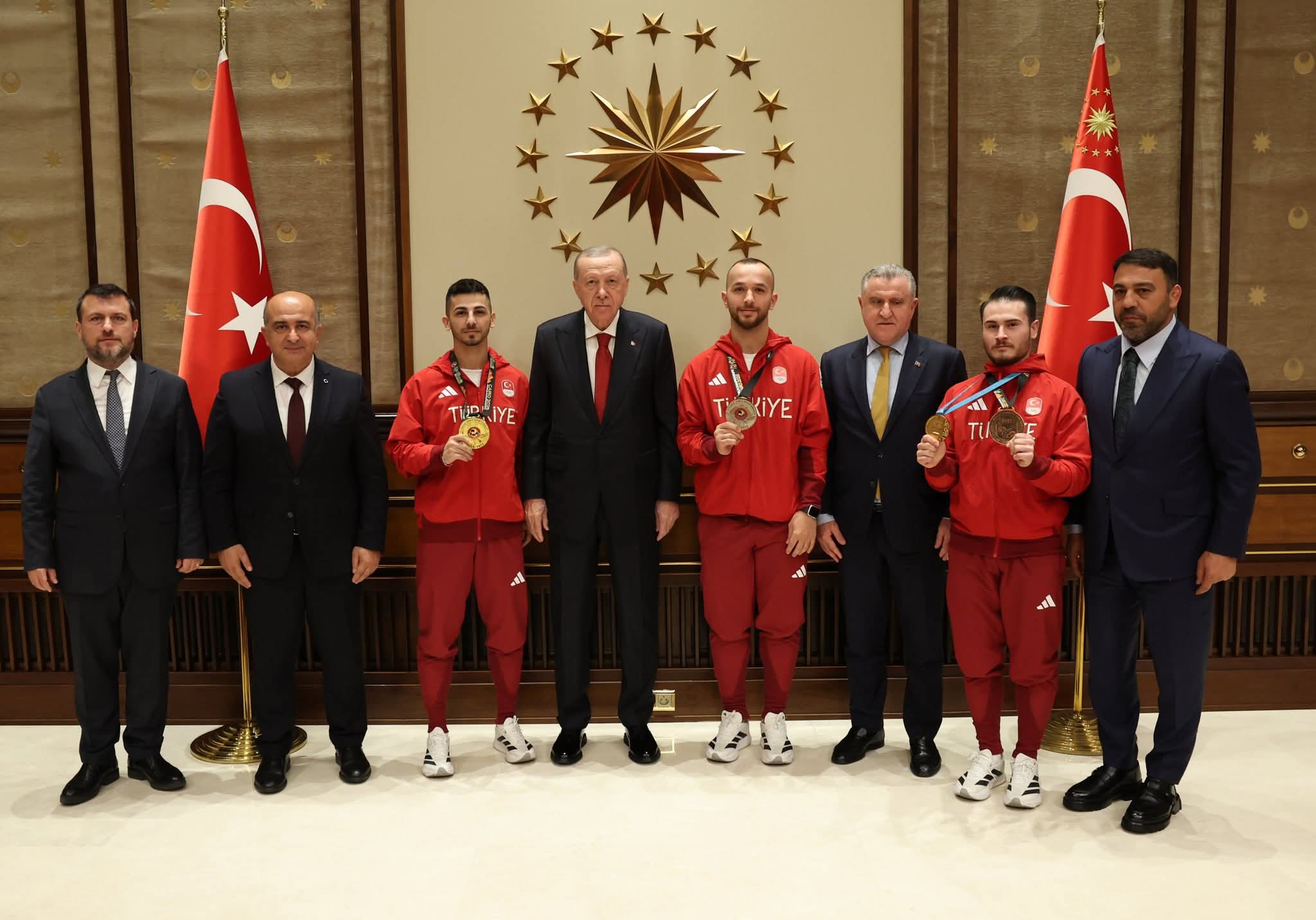 Dünya Şampiyonu Eray Şamdan’a Külliye’de Kabul (2)