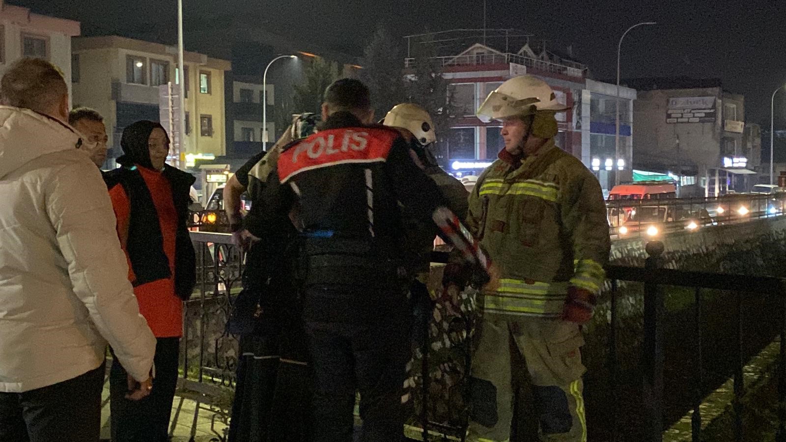 Düzce’de Köprüye Çıkan Genç Kadın Son Anda Kurtarıldı (6)