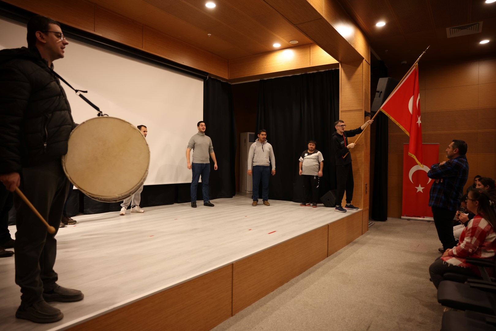 Engelleri Aşan Adımlar Sahneye Taşınıyor (2)