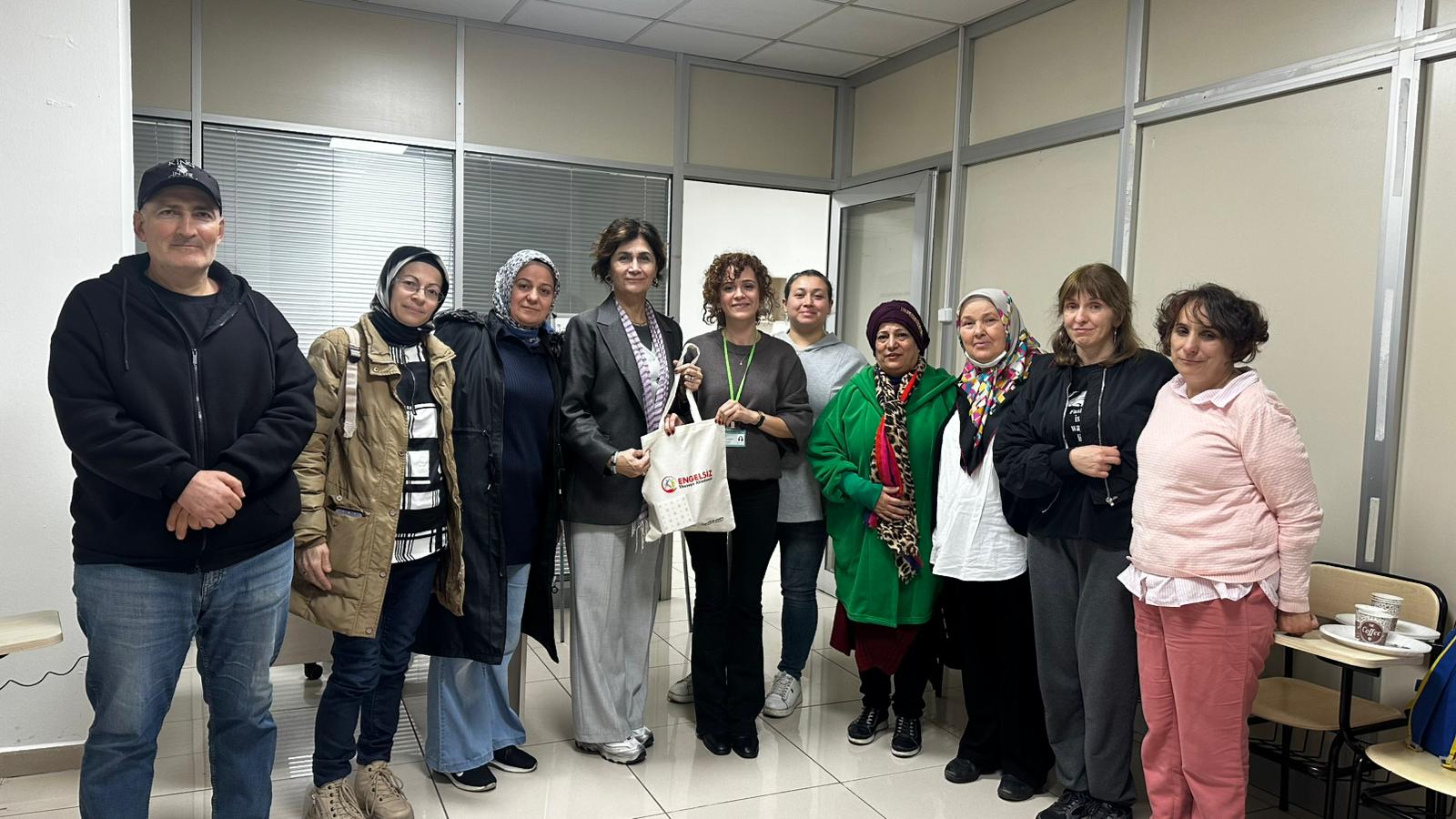 Engelsiz Ebeveyn Akademisi'nde Bakim Sorumlulugunun Adil Paylasimi Ele Alindi (1)