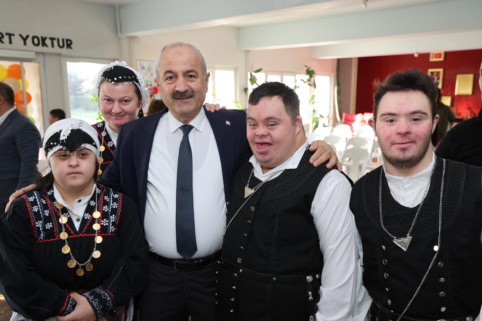 Gebze’de 3 Aralık Coşkusu! Özel Çocuklardan Alkış Yağmuru (2)