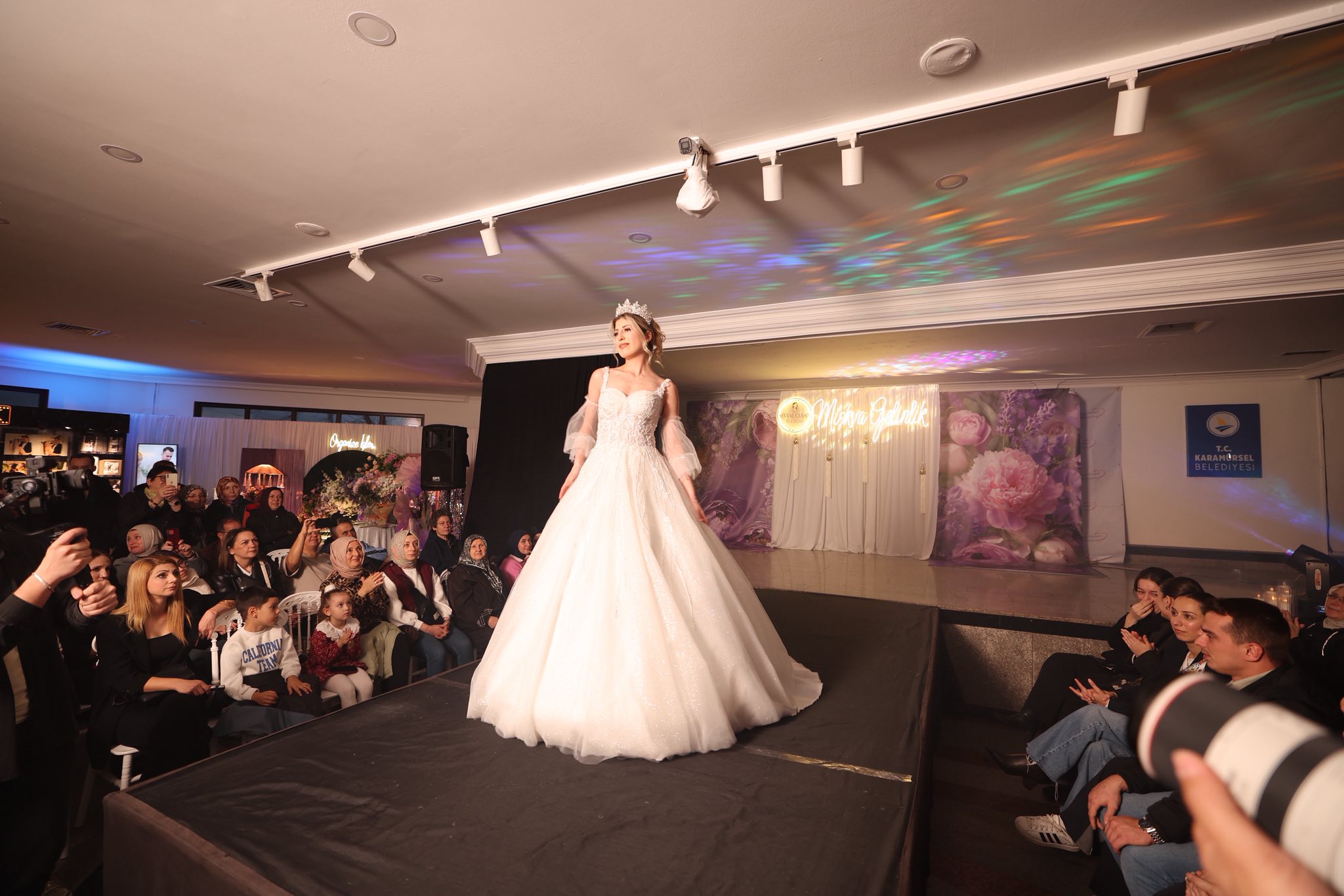 Geleneksel 2. Evlilik Ve Düğün Fuarının Son Günündeki Defile Muhteşem İlgi Gördü (14)