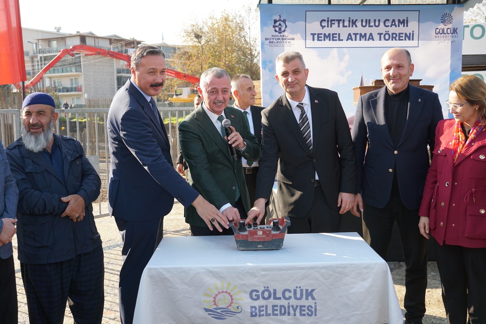 Gölcük’te Yeni Çiftlik Ulu Camii’nin Temeli Dualarla Atıldı (6)