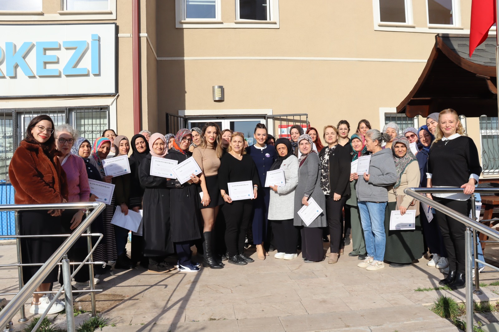 Güçlü Kadin Güçlü Toplum Projesinde Ilk Grubun Egitimleri Tamamlandi (6)