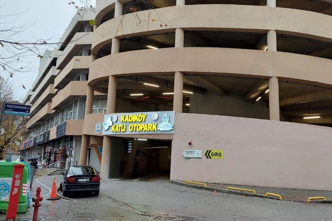 Haberimiz Ses Getirdi! İyi̇ Parti İzmit İlçe Başkanı Haluk Tamyüksel’den Katlı Otopark Tepkisi-1