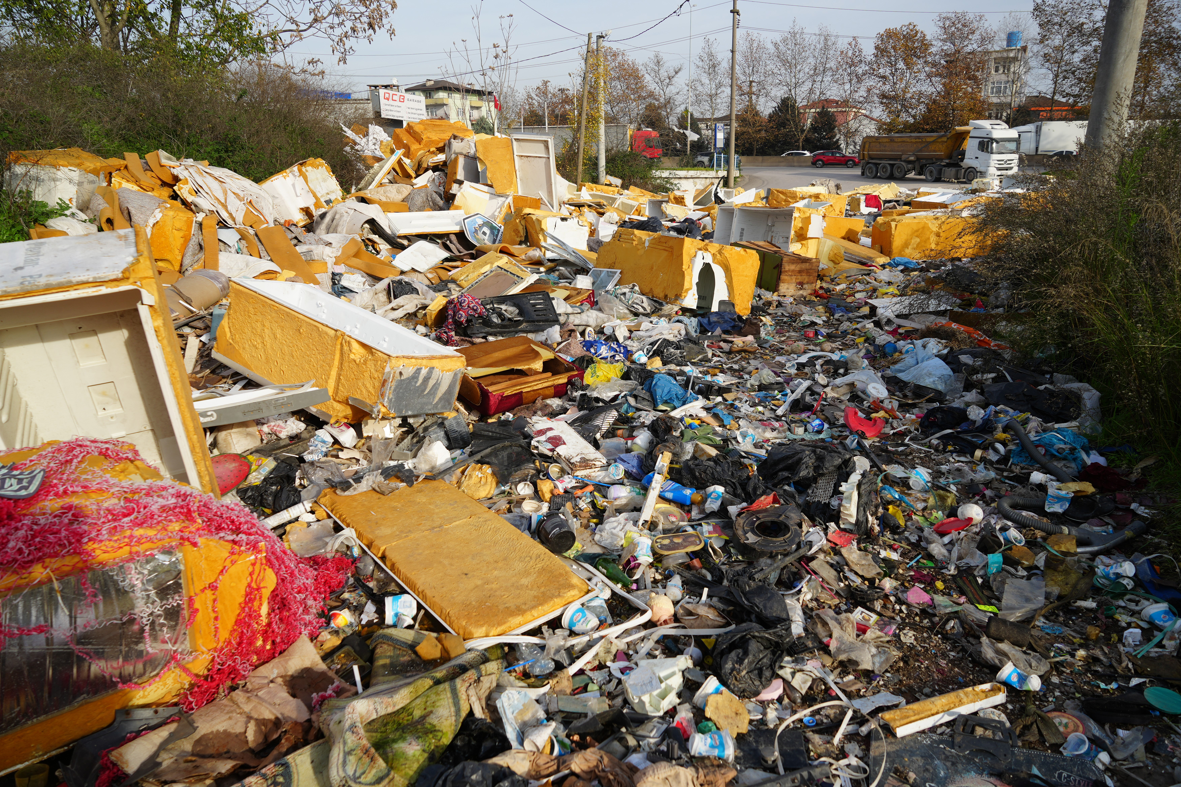 Halk İsyanda! İzmit'in Merkezi Resmen Çöplüğe Döndü 03