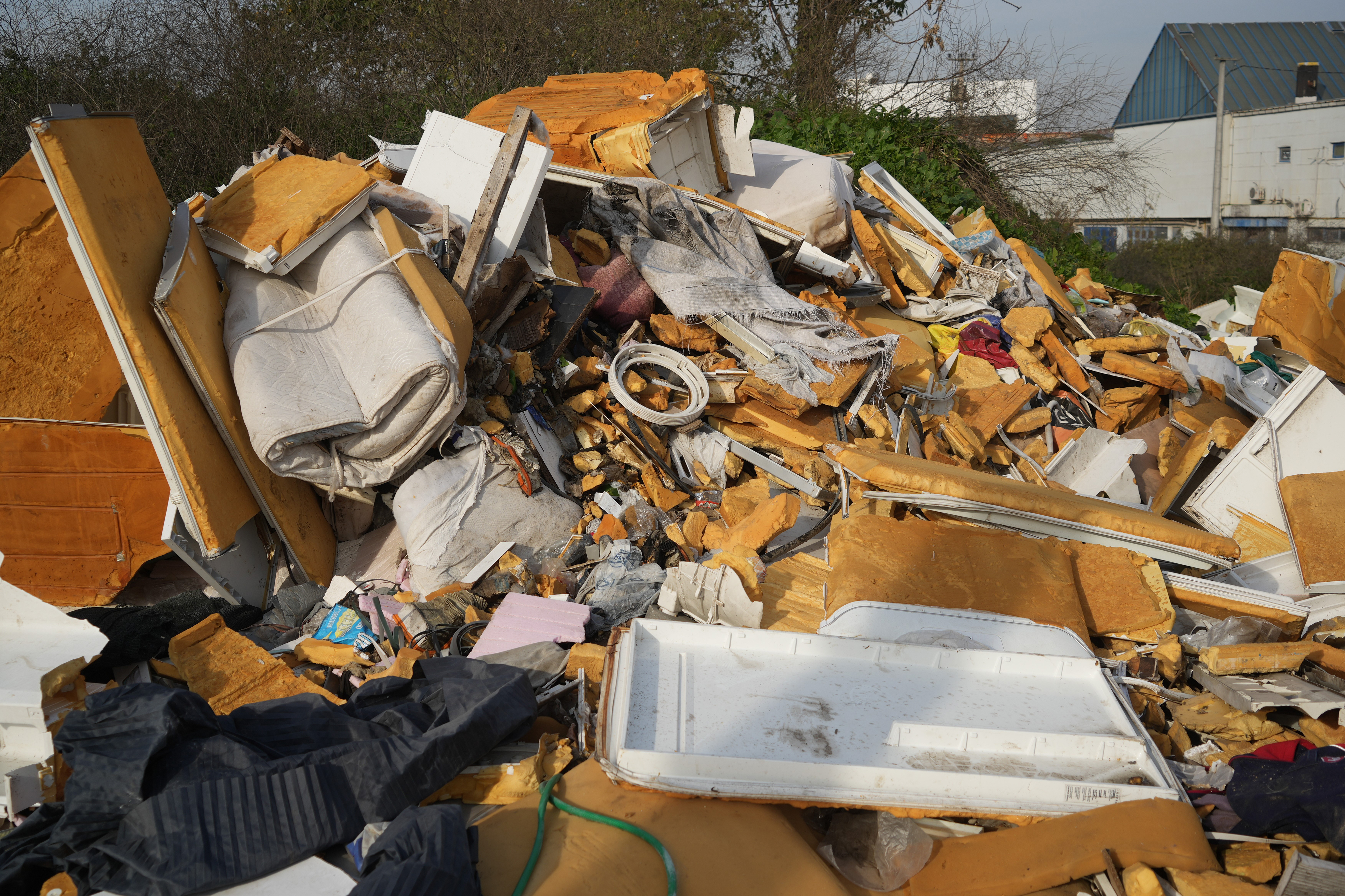 Halk İsyanda! İzmit'in Merkezi Resmen Çöplüğe Döndü 07