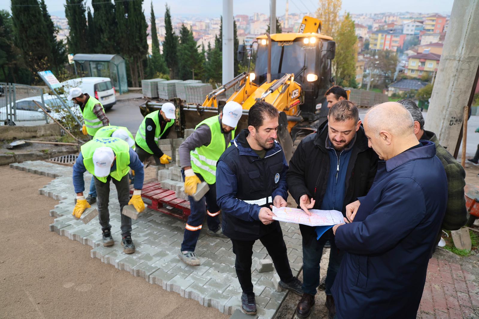 Isu Tarafından Tamamlanan Altyapı Yatırımlarının Ardından Gebze Belediyesi Ekipleri, Adem Yavuz Mahallesi’nde Asfalt, Parke Ve Kaldırım Çalışmalarını Hızla Sürdürüyor (5)