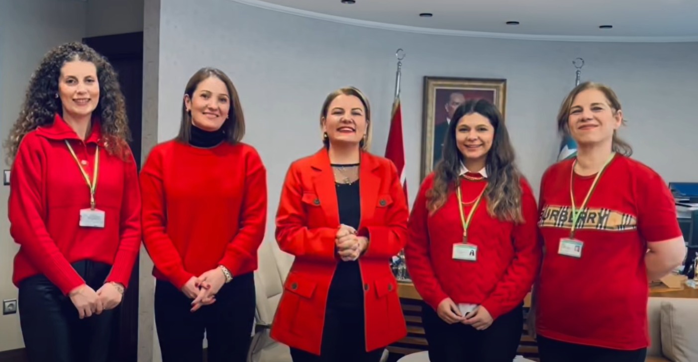 İzmit Belediye Başkanı Fatma Kaplan Hürriyet, 2026’Ya Coşku Ve Umutla Girilmesi Için Herkesi Yılbaşı Etkinliklerine Davet Etti.