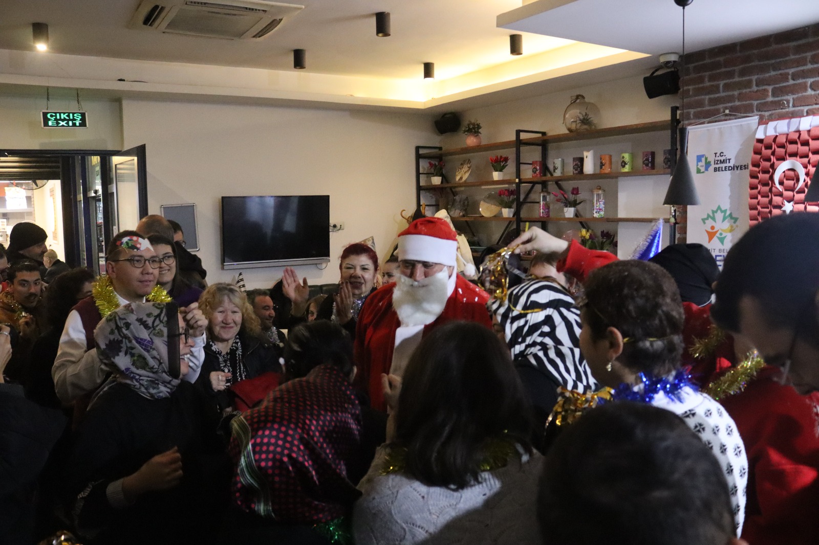 İzmit Belediyesi Down Cafe’de Engelsiz Yılbaşı Coşkusu 2