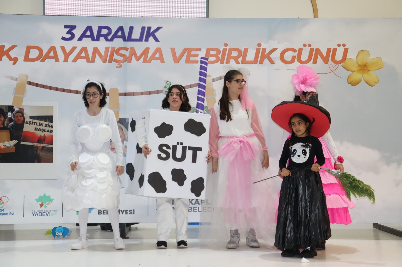 Izmit Belediyesinden 3 Aralik'ta Güçlü Mesaj (3)