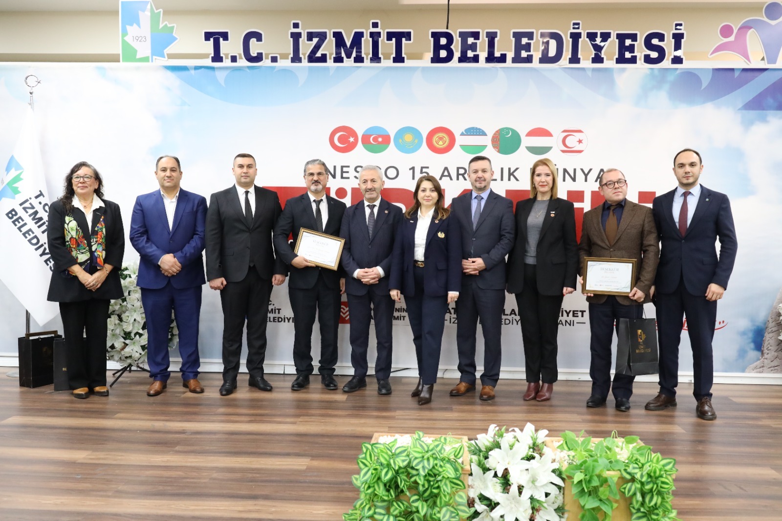 Izmit'te Dünya Türk Dili Ailesi Günü Anlamli Bir Programla Kutlandi (12)