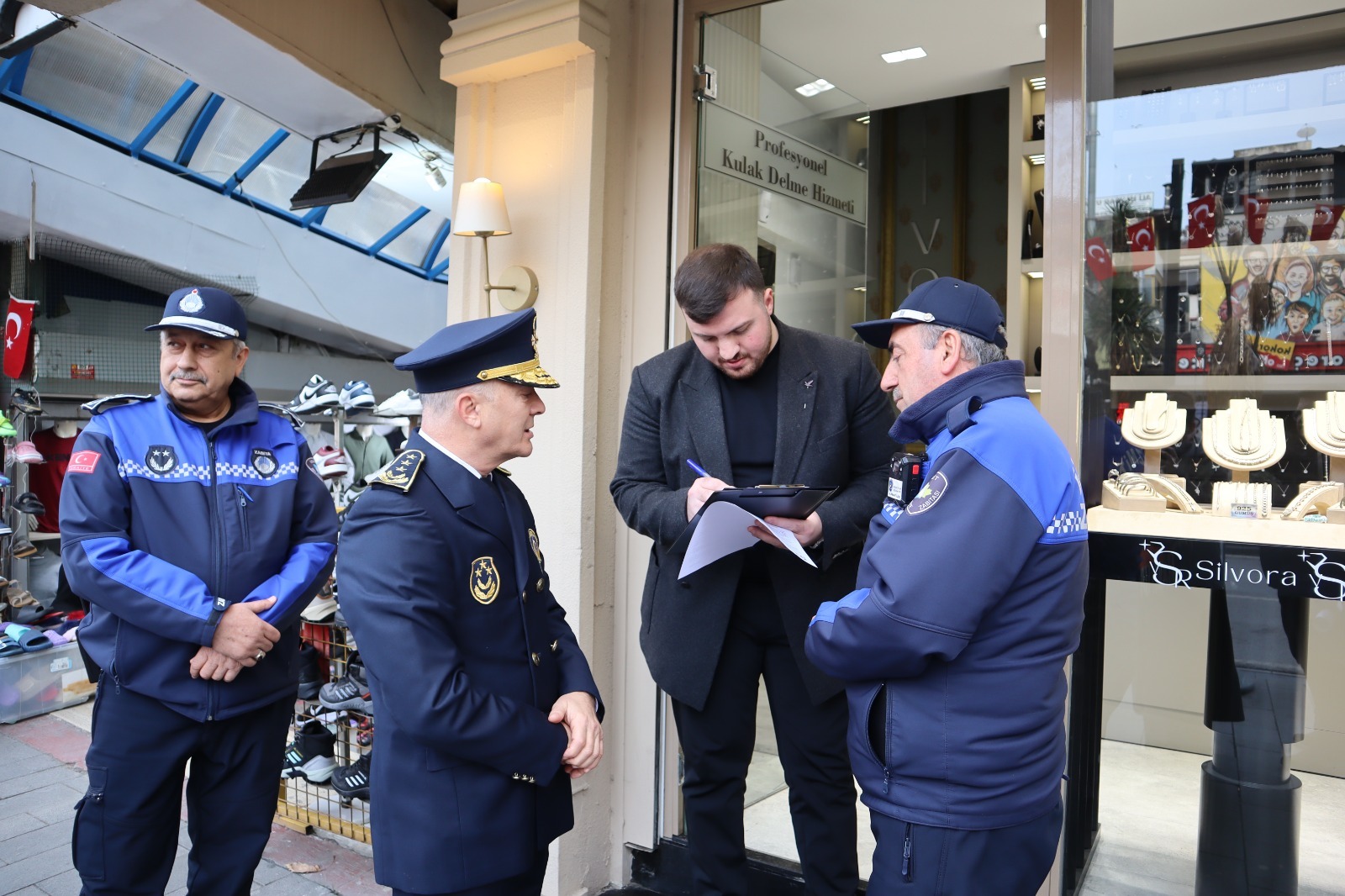 İzmit’te Kaldırım Ve Kamu Alanı İşgallerine Son 1 Ocak’tan Sonra Ceza Uygulanacak (3)