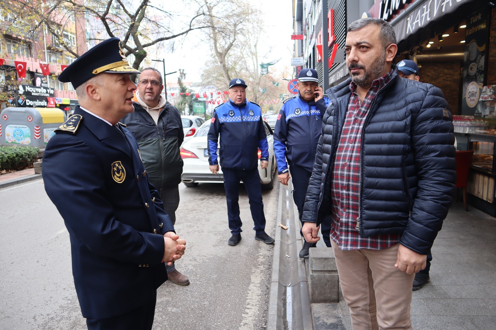 İzmit’te Kaldırım Ve Kamu Alanı İşgallerine Son 1 Ocak’tan Sonra Ceza Uygulanacak (5)