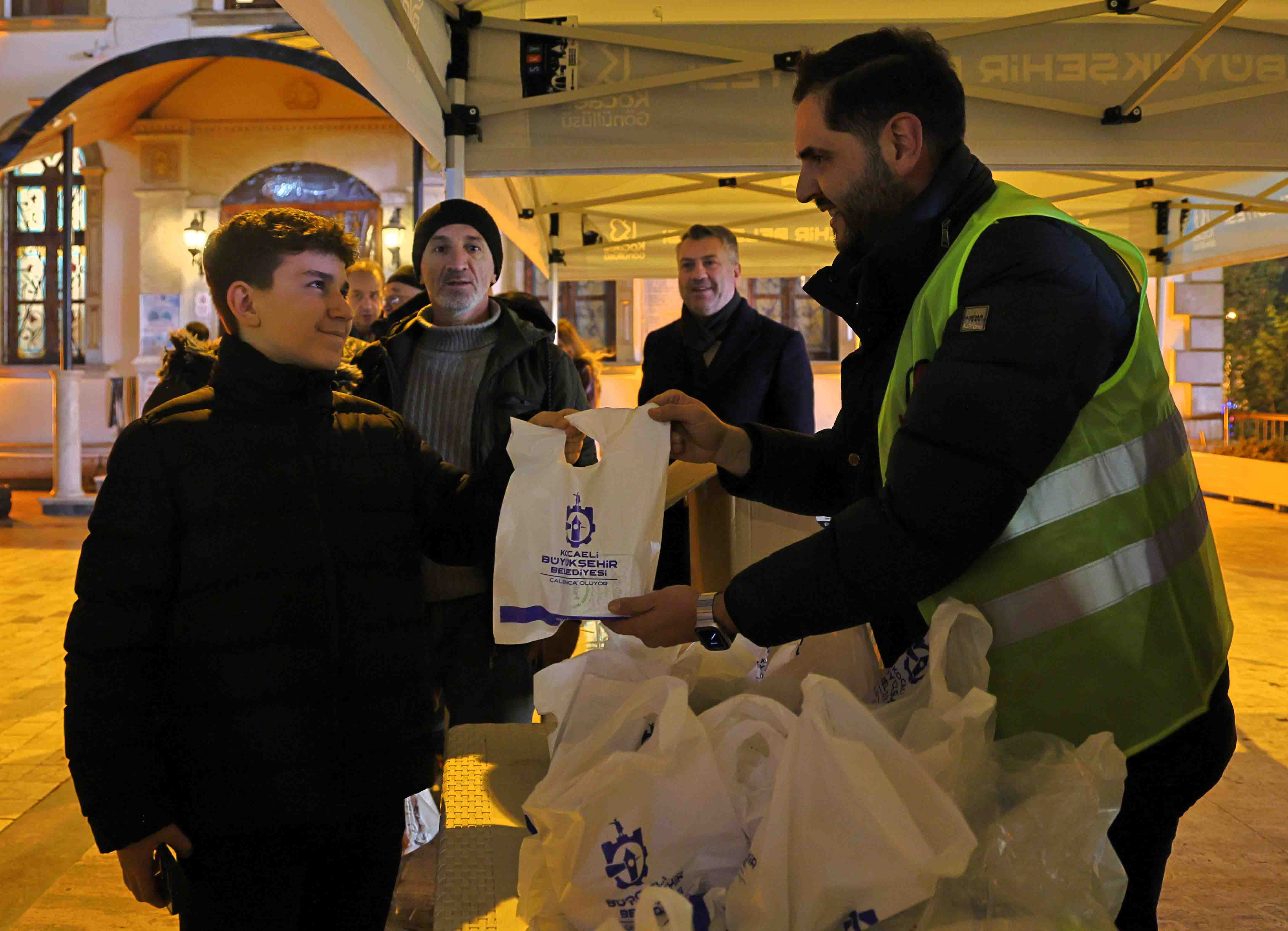 Kandilin Manevi Lezzeti Vatandaşla Buluşturuldu (3).Jpg Kopya