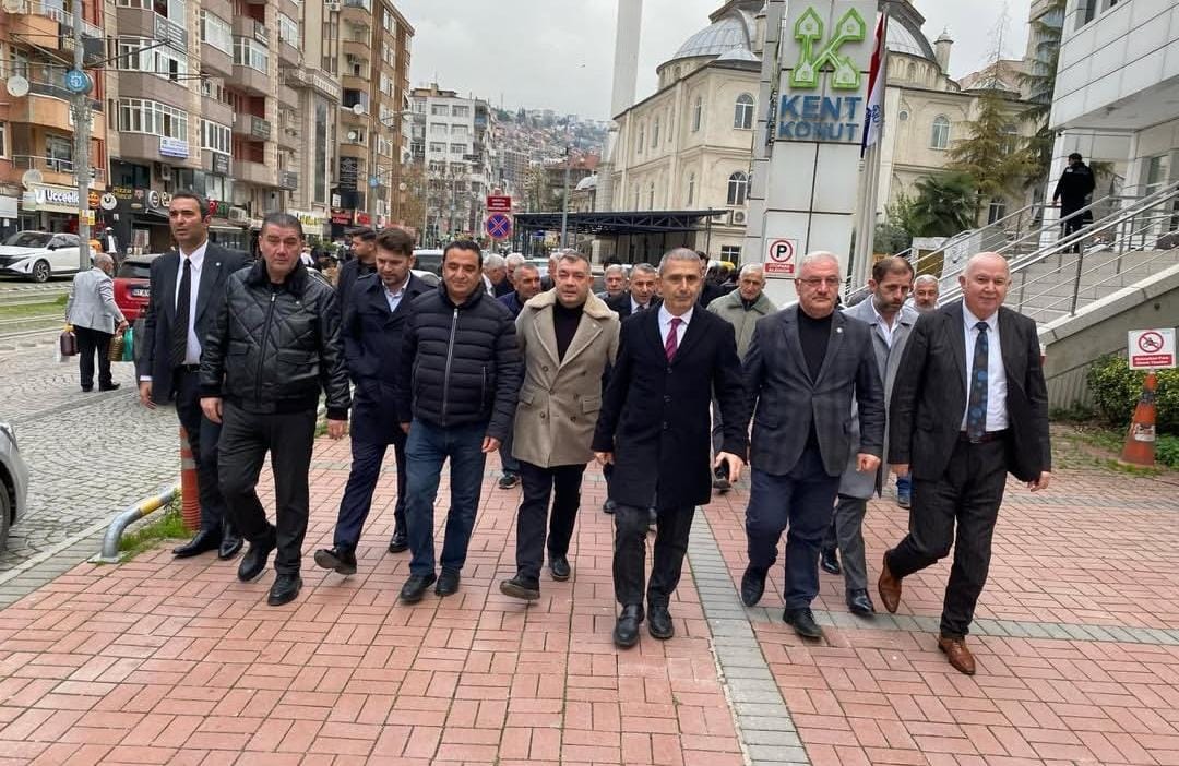 Kandıra’daki Çöp Tesisi Tartışmasına İyi̇ Parti’den Tepki! “Bugün 300’Üz, Yarın 10 Bin Olacağız!” (9)