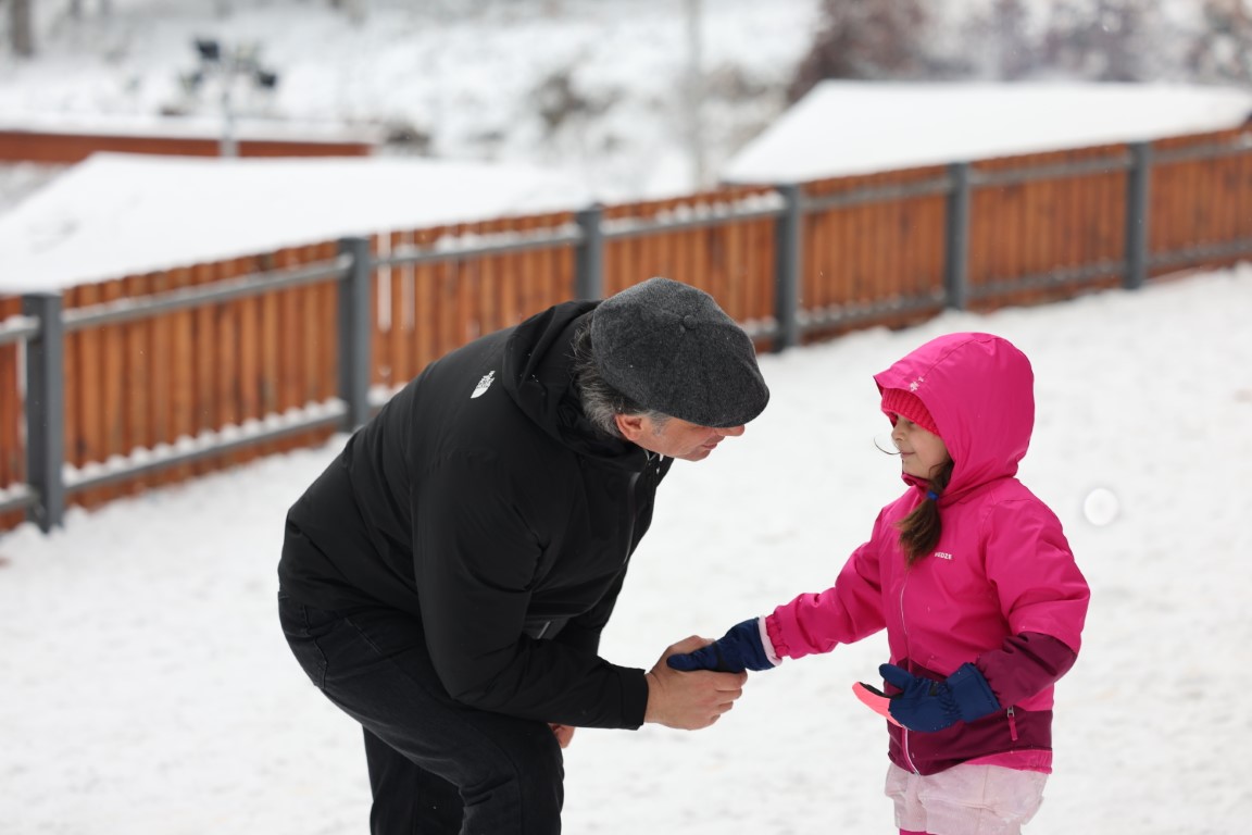 Kartepe Belediyesi Mesire Alanı, Kışın Beyaz Büyüsünü Ücretsiz Sunuyor 3
