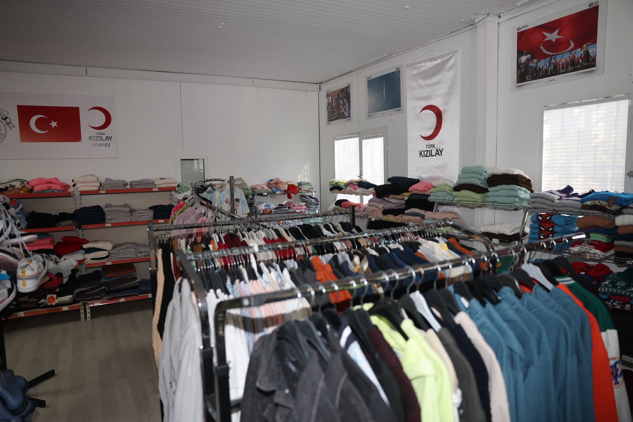 Kızılay Sevgi Mağazası (3)