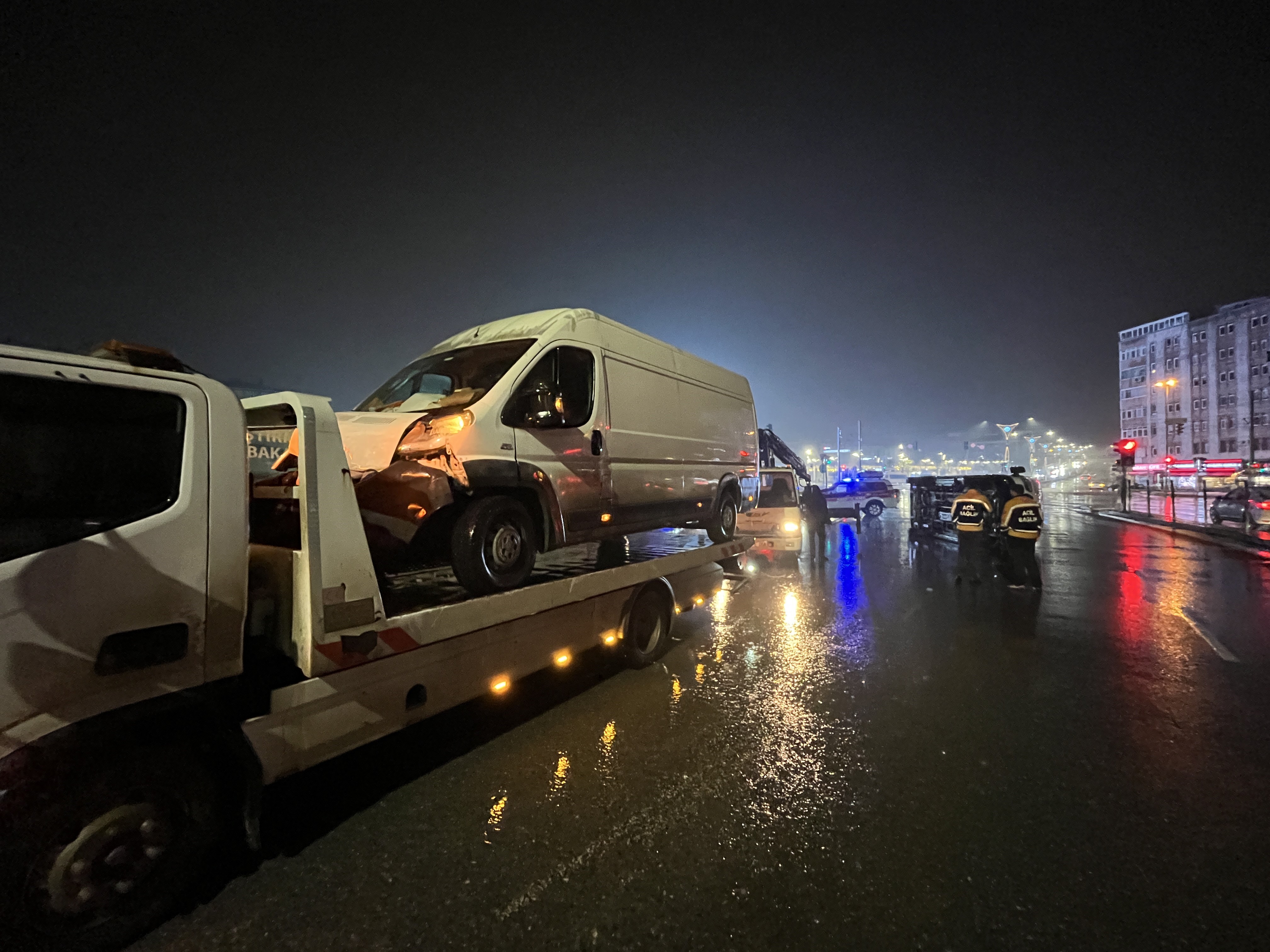 Kocaeli'de Ambulans Ile Panelvan Çarpıştı! 05